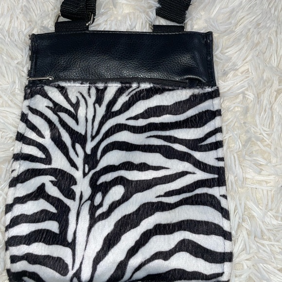 Crossbody Zebra Print - Picture 3 of 8